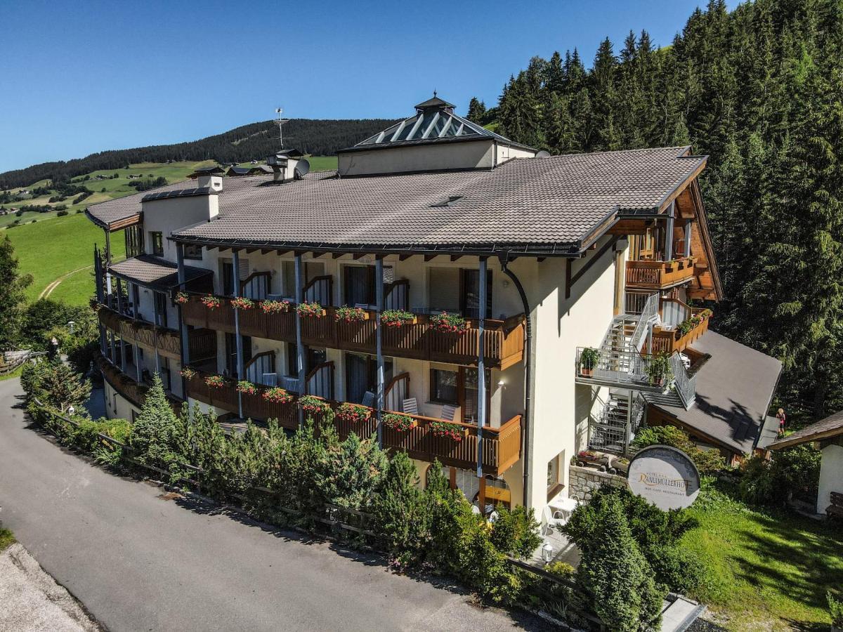 Hotel Ranuimüllerhof Funes  Exterior foto